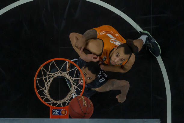 仅是在防线 仅是在防线